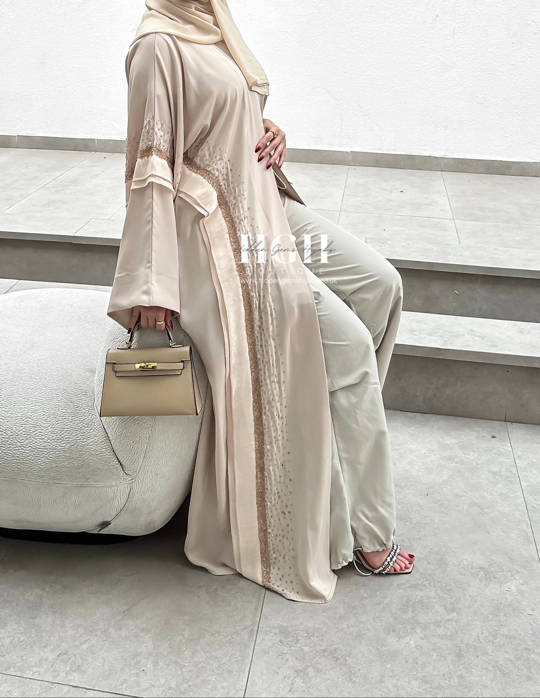 Sale Nailah Abaya